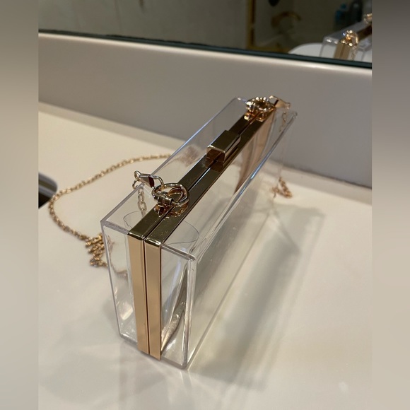 Clear Lucite Clutch With Gold Border - detachable crossbody chain - Picture 7 of 11